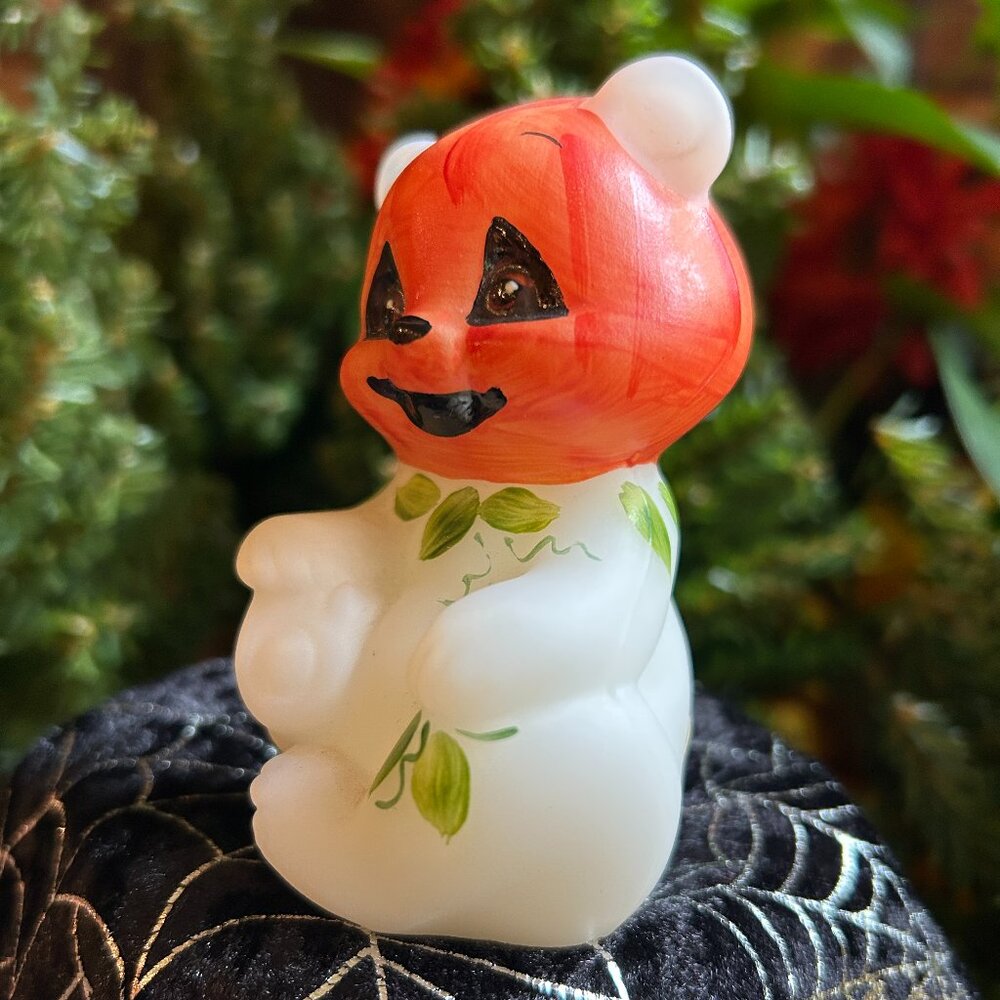 MINT 2006 Fenton “Lil’ Punkin” Halloween Bear (5151 QL), Signed, Hand-painted - Picture 4 of 9